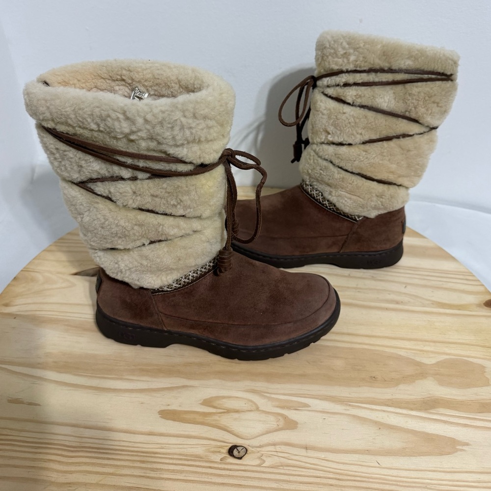 UGG - Picture 4 of 10